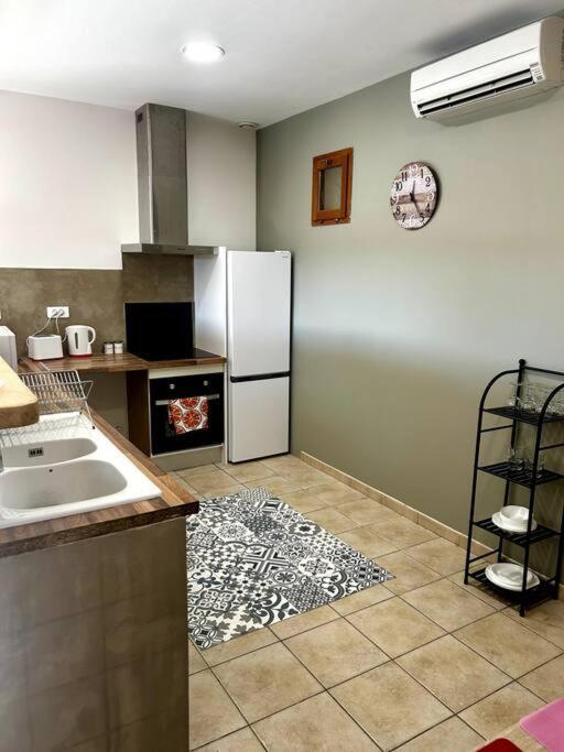 Superbe Appartement Dans Un Mas Νιμ Εξωτερικό φωτογραφία
